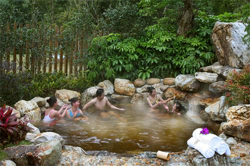 79 02 露天溫泉泡池.jpg